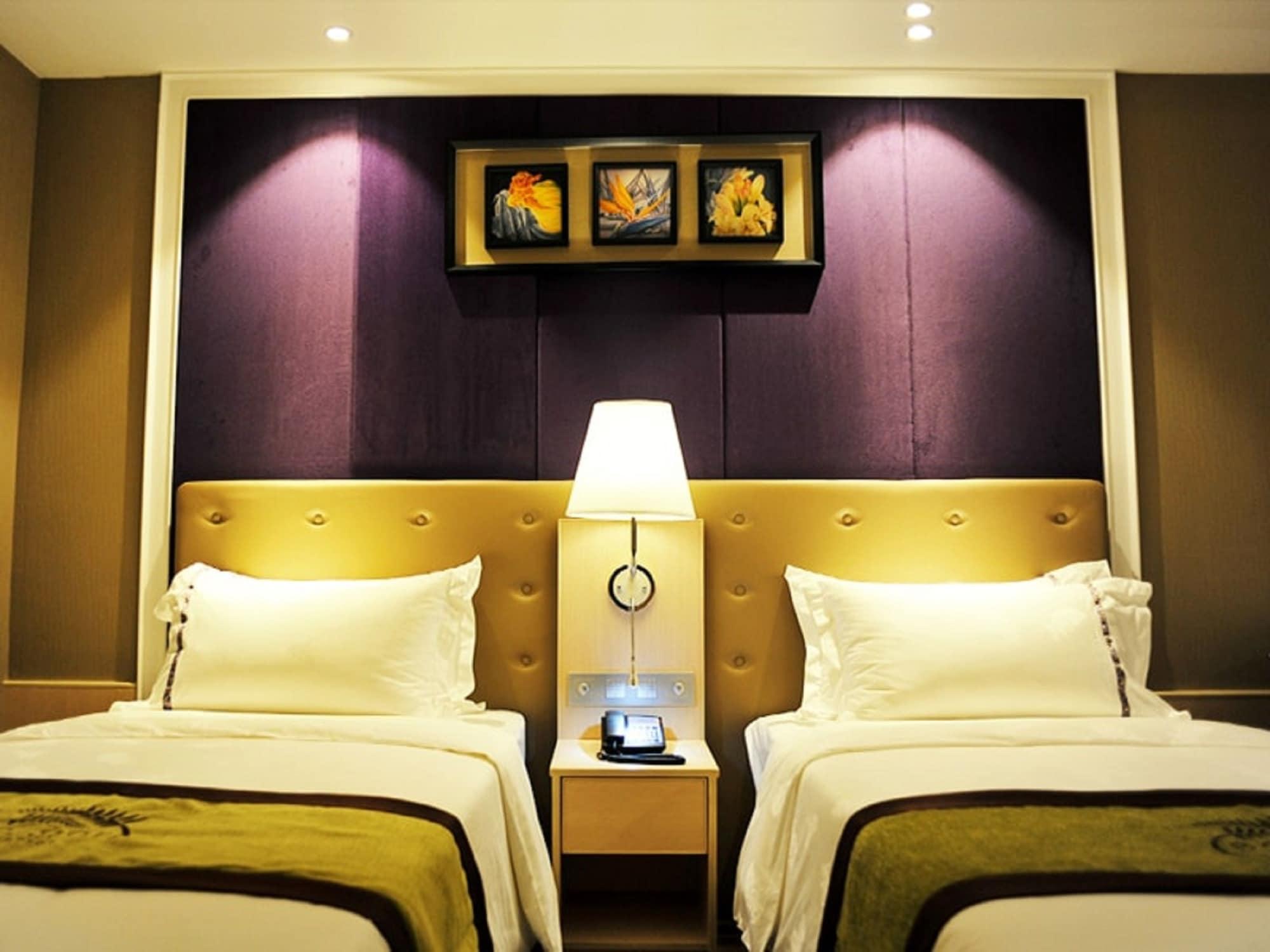 The Bazaar Hotel Bangkok Exterior photo