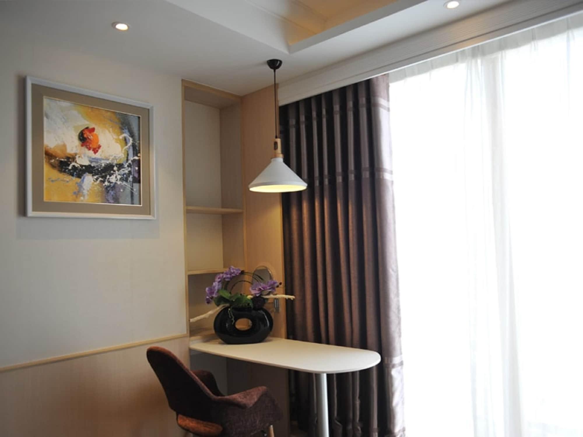 The Bazaar Hotel Bangkok Exterior photo
