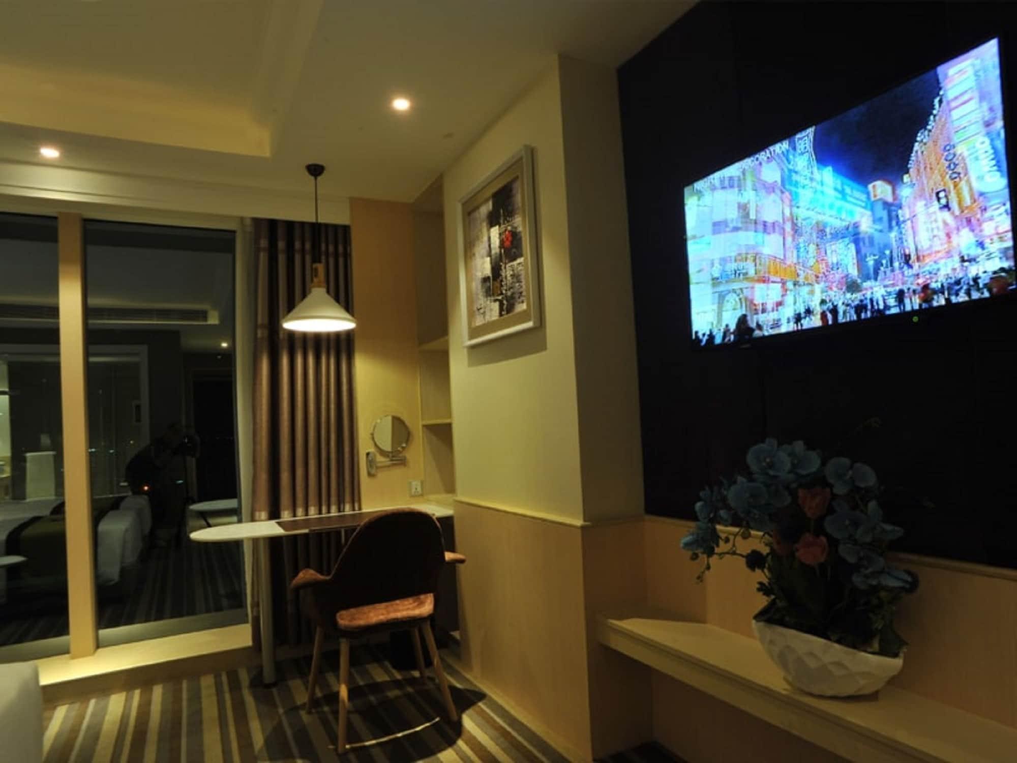 The Bazaar Hotel Bangkok Exterior photo