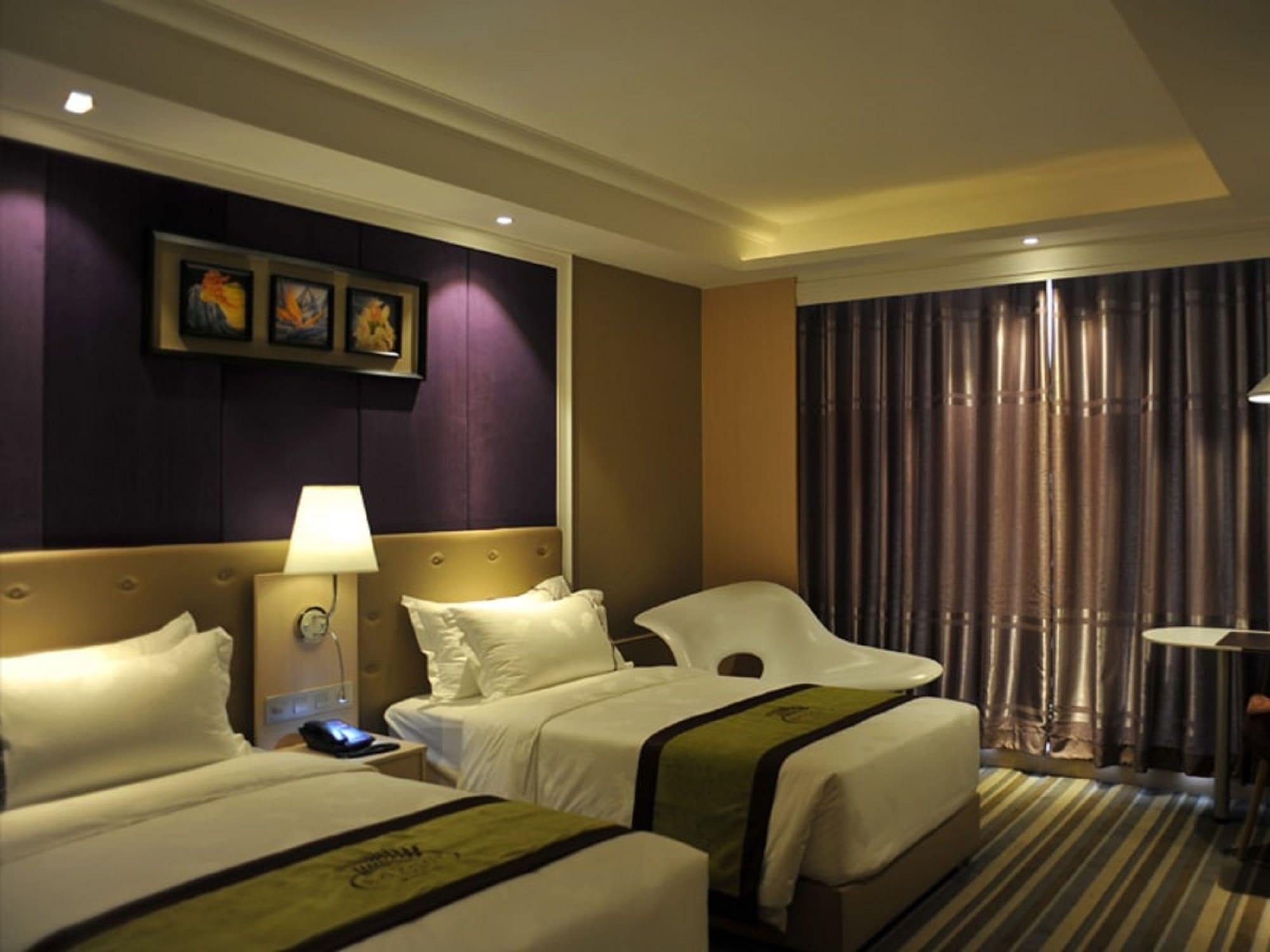 The Bazaar Hotel Bangkok Exterior photo