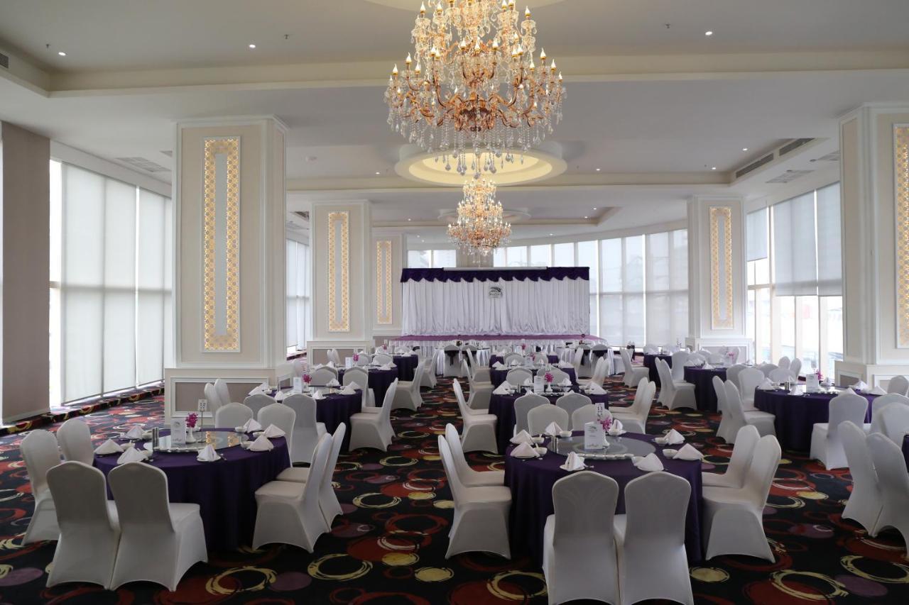 The Bazaar Hotel Bangkok Exterior photo