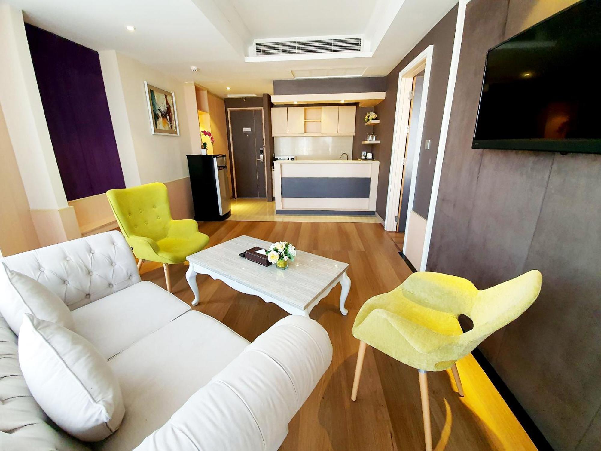 The Bazaar Hotel Bangkok Exterior photo